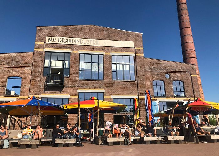 Hoograven-Zuid Terras getest: wij gingen wat drinken bij Op Zuid - indebuurt Utrecht photo