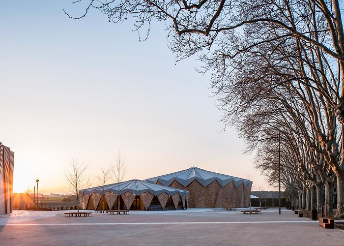 Sortie Ouest Theatre Domaine de Bayssan Theater / K architectures | ArchDaily photo