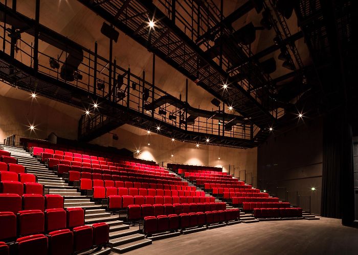 Sortie Ouest Theatre Domaine De Bayssan Auditorium And Open-air Amphitheater by K ... photo