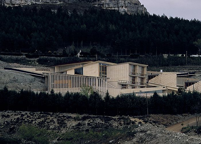 La Morella Boarding School, Morella - Carme Pinós Enric Miralles ... photo