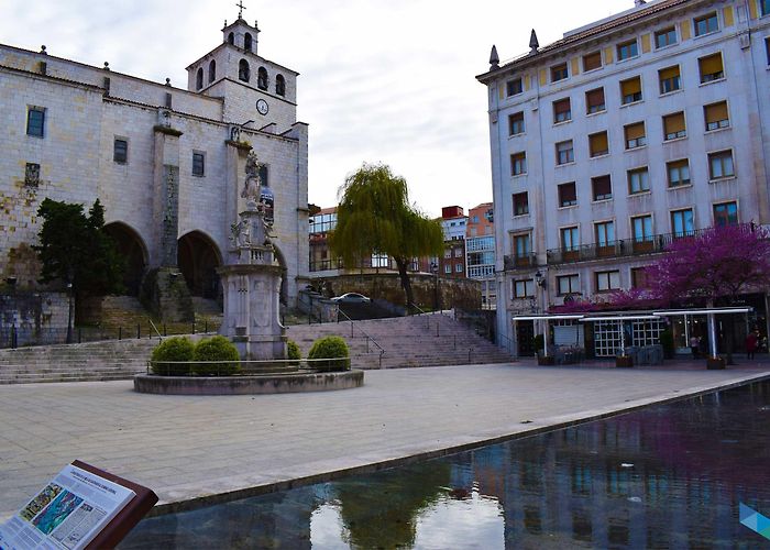Plaza de las Atarazanas Plaza de las Atarazanas - Itinerario Entorno Catedral de Santander photo