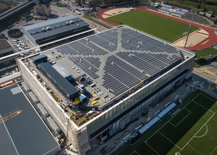 Patinoire Saint-Leonard La nouvelle patinoire de Fribourg, un projet mené par une société ... photo