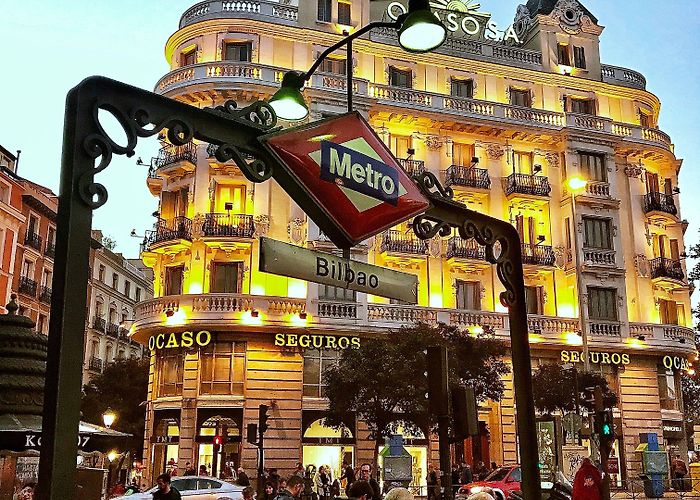 Glorieta de Bilbao Glorieta de Bilbao (Madrid) foto by Cast | Viaggi, Viaggio photo