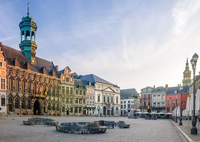 Université De Mons - Hainaut / Site Charleroi UMONS • C2W photo