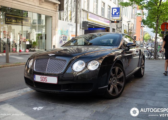 Parking Hopland Bentley Continental GT - 10-09-2023 22:15 - Autogespot photo