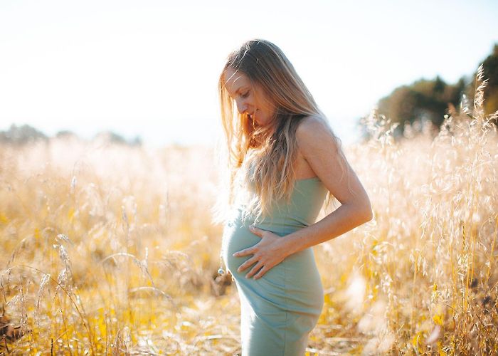 Playa de Azkorri Maternity photography with dad-to-be photo