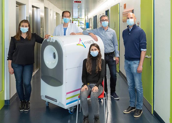 Lausanne University Hospital First European hospital receives 3D colour X-ray scanner using ... photo