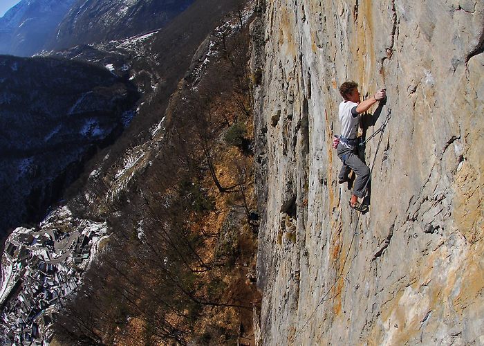 Brontallo Klettergebiet Brontallo – Val Lavizzara – edition filidor photo