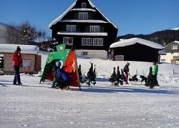 Brunni-Haggenegg Winter Kinderland mit Karussell und Zauberteppich (Oberiberg ... photo