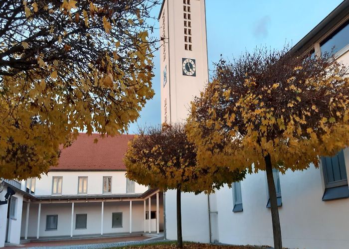 Abtei St. Walburg Zwölfuhrläuten • Listen on Fountain photo