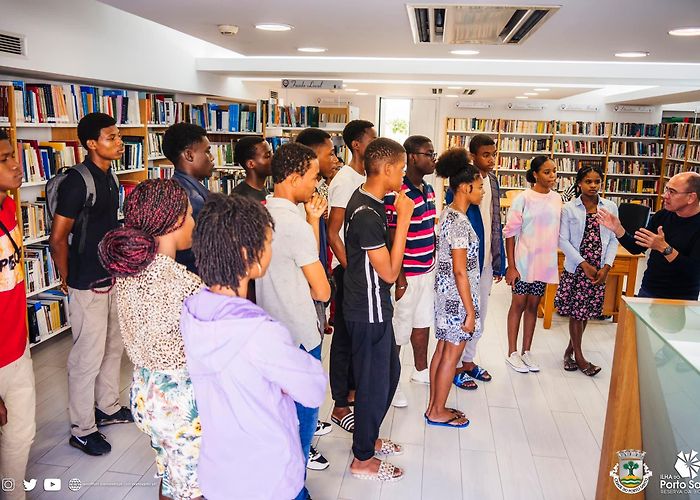 Escola Profissional de Hotelaria e Turismo da Madeira ALUNOS DO CURSO DE RESTAURANTE E BAR DA ESCOLA PROFISSIONAL DE ... photo