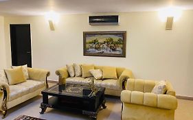 Royal Two Bed Luxury Apartment Gulberg لاهور Exterior photo