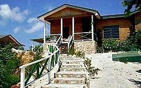 Sammy T'S Beach Resort Bennetts Harbour Exterior photo