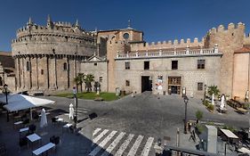 فندق Hostal Restaurante Puerta Del Alcazar Ávila Exterior photo