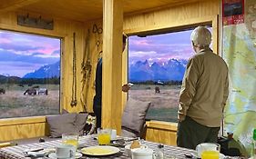 مبيت وإفطار Torres del Paine National Park Vista Al Paine - Refugio De Aventura Exterior photo