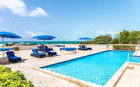 شقة Sea Esta Studio II - Ocean Views From Pool! بروفيدنسياليس Exterior photo