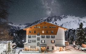 Hotel Alpensonne - Panoramazimmer & Restaurant أروسا Exterior photo