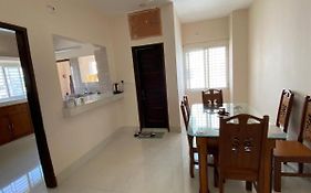 4 Beds Condo Holiday Home At Bashundhara داكا Exterior photo