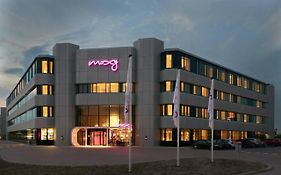 فندق Moxy Amsterdam Schiphol Airport هوفدوربْ Exterior photo