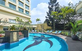 فندق Courtyard By Marriott Bandung Dago Exterior photo