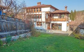 Villa Lyutovi Holiday Home كوبريفشتيتسا Exterior photo