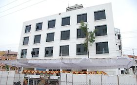 Hotel Neem Tree Hyderabad Airport شمس أباد Exterior photo