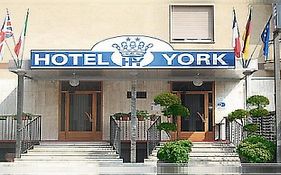 فندق شْنيسيلّو بالساموفي  York Exterior photo