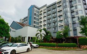 فندق تيبناكورن بوريرام Exterior photo