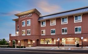 فندق Courtyard By Marriott Atlanta Duluth Downtown Exterior photo