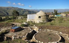 هواراس Andean Mountains Hostel Exterior photo