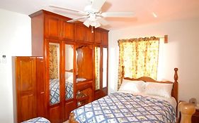 Jgs Tropical Apartments كراون بوينت Room photo