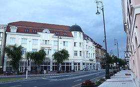 Hotel Central نايغكانيشا Exterior photo