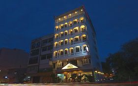 فندق كوتا بْهاروفي  دايناستي إن كوتا بهارو Exterior photo