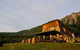 Futaleufú Hotel Raudal Exterior photo