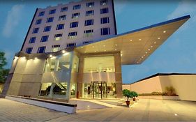 بنغالور فندق ذا برايد، بانغالور Exterior photo