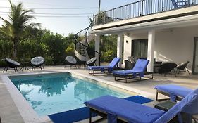 Blue Opal Villa Bed And Breakfast بروفيدنسياليس Exterior photo