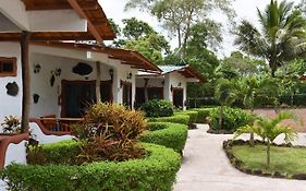 Piedras Blancas Lodge بويرتو أيورا Exterior photo