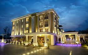 Four Vedas Hotel & Resort سيليجوري Exterior photo