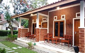 Genthong Homestay ماجلانج Exterior photo