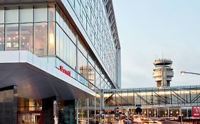 دورفال فندق مطار مونتريال ماريوت إن تيرمنال Exterior photo