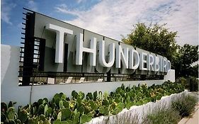 Thunderbird Hotel مارفا Exterior photo