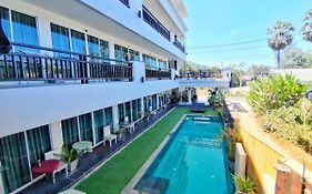 فندق شاطئ بانغ تاوفي  أمين ريزورت Exterior photo