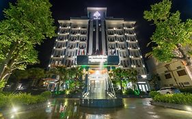 فندق كامبونج ثوم رويال Kâmpóng Thum Exterior photo
