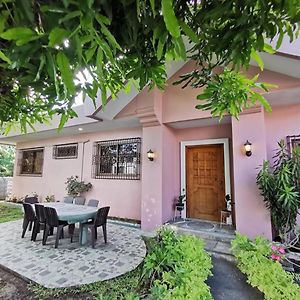 فيلا Magayon Pink House ليغاسبي Exterior photo