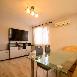 Apartment Yanevi لوزينيتس Exterior photo