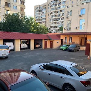 كييف Inn On Zhytomyrska Exterior photo