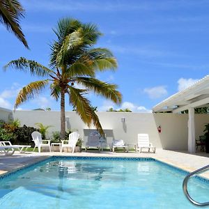 شاطئ بالم Yoyita Suites Aruba Villa Exterior photo