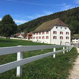 فندق Auberge De Bellelay Restaurant Chez Aron Balde Exterior photo