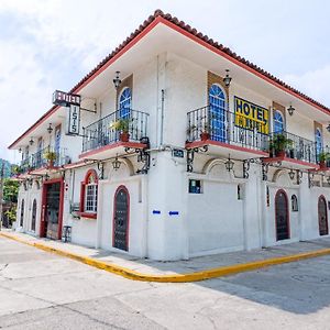 Hotel Isis زيهواتانيجو Exterior photo