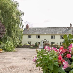 مبيت وإفطار كولومبتون Lower Ford Farm Exterior photo